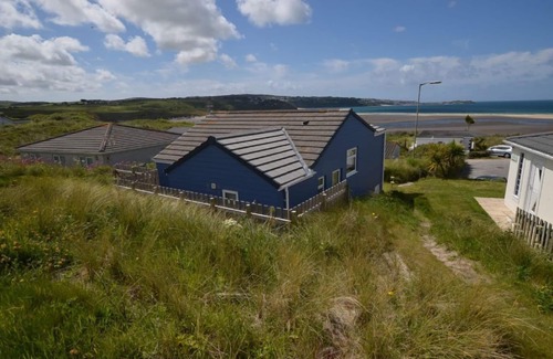 Hayle Apartment | Swiss Chalet is a comfortable, spacious and well equipped holiday home.
