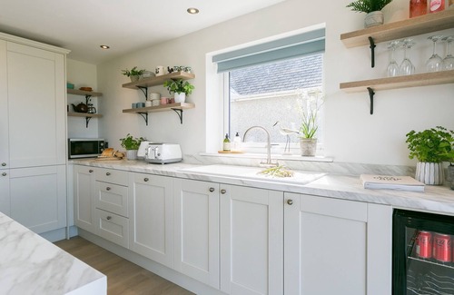 Harlech Cottage | Swn y Mor - sleeps 8 guests in 4 bedrooms