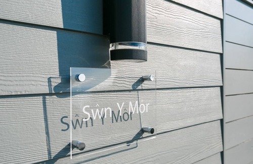 Harlech Cottage | Swn y Mor - sleeps 8 guests in 4 bedrooms