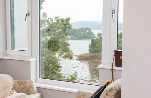 Menai Bridge Cottage | SWN Y WYLAN, pet friendly, luxury holiday cottage in Menai Bridge