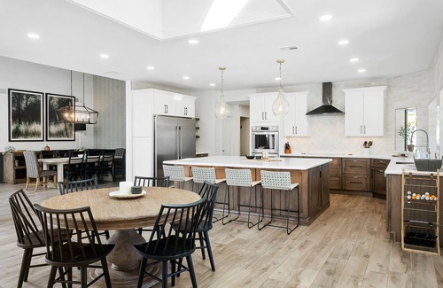 Sunrise Estates House | SWSS - 6 Bed/4.5 Bath GORGEOUS| SPORT Ct Bocce Ball Pool Hot Tub Putting Green Game Room