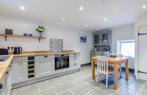 High Peak House | Sycamore Cottage At Naze Farm