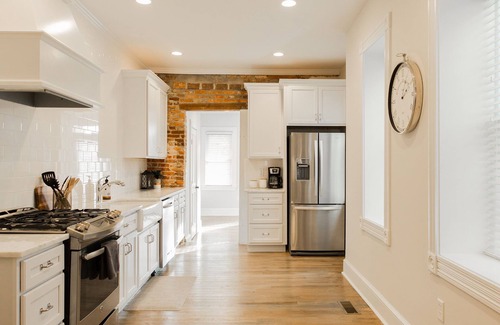 Historic Downtown Lancaster House | Sycamore Downtown Vista
