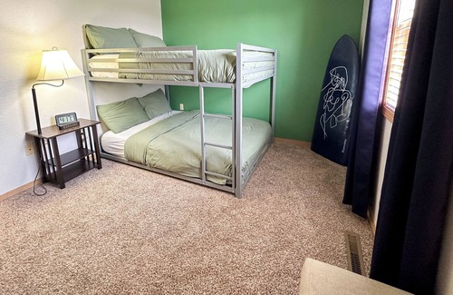 St. Robert Apartment | Sycamore House- Mins 2 FLW Pet Friendly