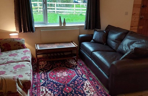 Westbrook Court Cabin | Sycamore Lodge-1 Bed-Sleeps 4-Free Parking