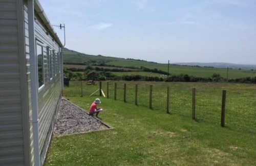 Rhoshirwaun House | Sychnant 4 berth caravan with stunning views.