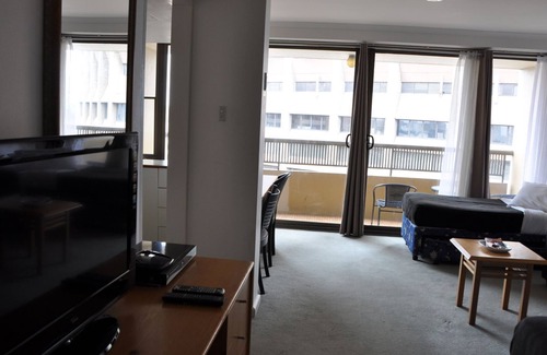 Darlinghurst Apartment | Sydney CBD Large Studio Apartment with Balcony