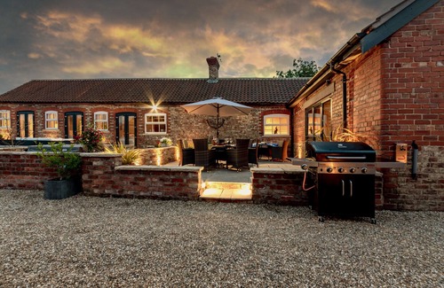 Burythorpe House | SYKES LODGE, pet friendly, luxury holiday cottage in Malton