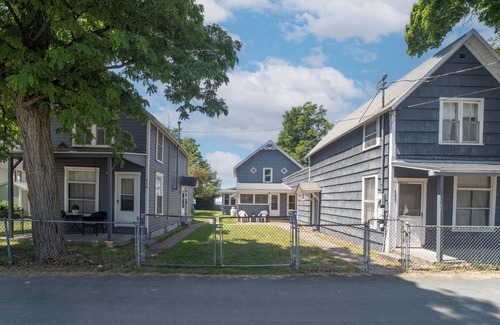 Sylvan Beach Cottage | Sylvan Beach Cottage in the heart of Sylvan Beach NY