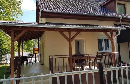 Siofok Aranypart House | Táncsics Vendégház