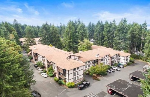 University Place Condo | T Regency Suite