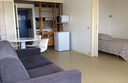 La Rochelle Apartment | T1Bis view of the Marina and Swimming Pool