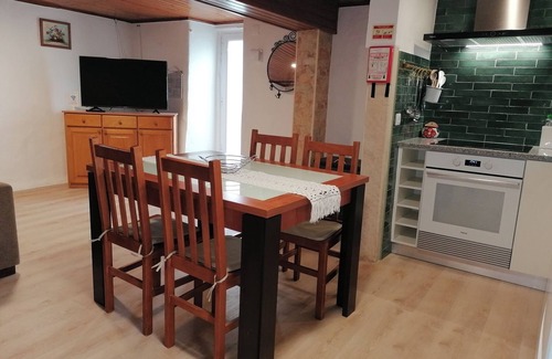 Casal do Pardo Cottage | T2 4 km from the beach, with pool and garden