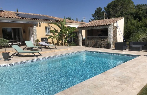 Saussines Apartment | T2 apartment 30 minutes from the beach