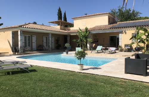 Saussines Apartment | T2 apartment 30 minutes from the beach