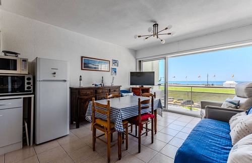 Biscarrosse Plage Apartment | T2 Apartment with Ocean View and Parking in Biscarrosse