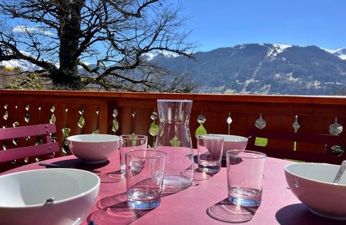 Samoens Apartment | T2 Apartment with Terrace and Parking, Family-Friendly