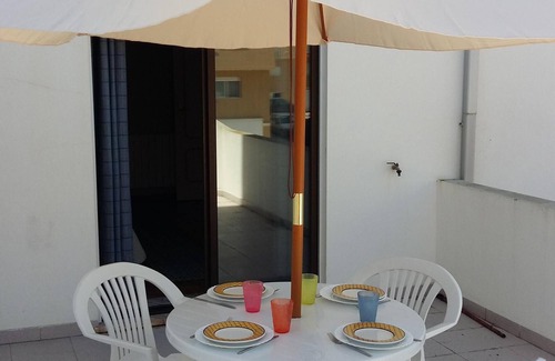 Pedrogao Apartment | T2 by the beach, with pool, WIFI and cable TV, in Praia do Pedrogão