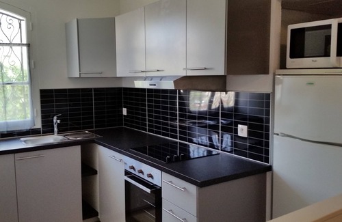 La Londe-les-Maures Apartment | T2 comfortable with aircon