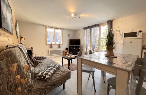 Cauterets Apartment | T2 ensoleillé avec terrasse et vaste jardin commun