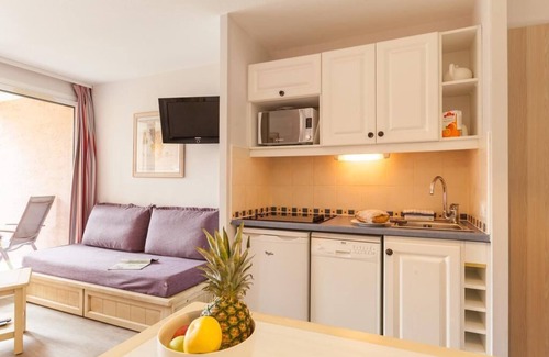 Giens Apartment | T2 "Lavandes" 4/5 people "Ecrins de la Badine" Direct beach swimming pool