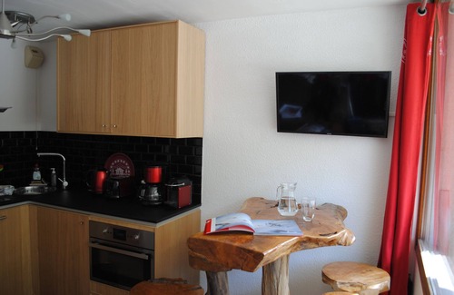 Val-d'Isere Apartment | T2 renovated with charm near shops and tracks - with services