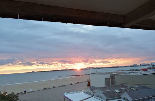 La Rochelle Apartment | T2 Sea View. La Rochelle the small ones. Near the port. Family. Balcony.