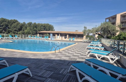 Balaruc-les-Bains Apartment | T2 with terrace, swimming pool and parking - Ideal for curists and holidaymakers