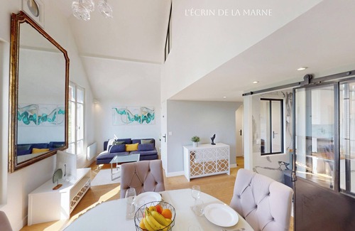 Le Port sous la Lune Apartment | T3 apartment overlooking the Marne in Nogent sur Marne near Paris & Disney
