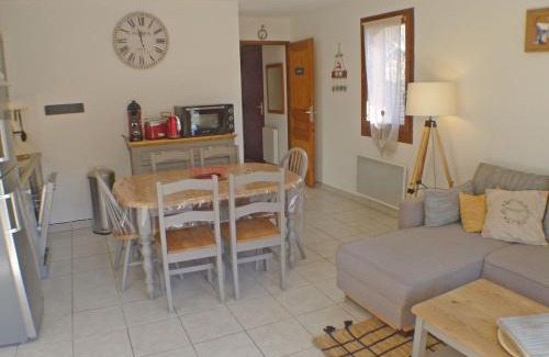 Samoens Apartment | T3 cosy avec terrasse, arrêt ski-bus, parking privé, animaux admis, proche centre-village - FR-1-629-96