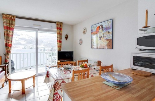 Esquieze-Sere Apartment | T3 Duplex 43m², 2 bedrooms, balcony, pets allowed, quiet, near amenities, 3 ski resorts
