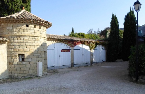 Sainte-Cecile-les-Vignes Villa | T3 luxury residence with swimming pool in the heart of the vineyards