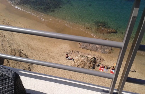 Propriano Apartment | T3 standing on the beach with sea view