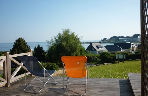 Trevou-Treguignec Apartment | T3 triplex, 2 separate bedrooms, garden and panoramic sea view