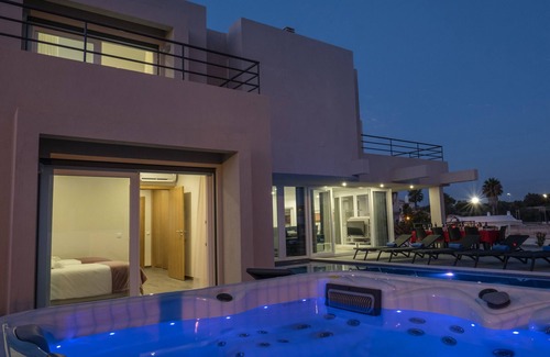 Armacao de Pera Villa | T6 Sea View, Heatable Pool & Games Room