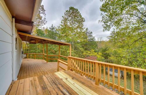 Shell Knob House | Table Rock Lake Cabin with Deck and Bar!
