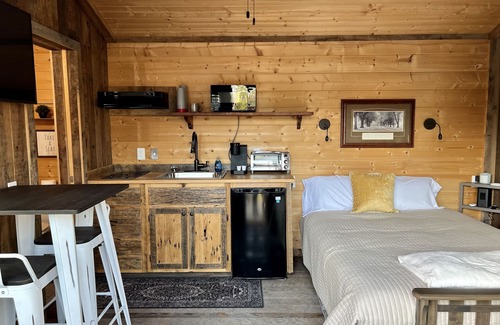 Eagle Rock Cabin | Table Rock Tiny Homes Rock Creek Cabin