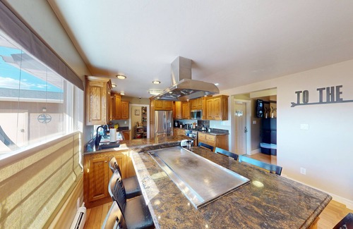 Parowan Bed & Breakfast | Tacit Shadow "Aviator", Private Bedroom at base of Brian Head Mountain, WiFi