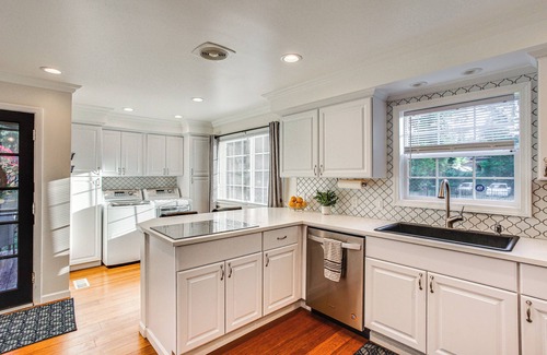 Tillicum House | Tacoma Retreat w/Fire Pit - Walk to Lake Access!