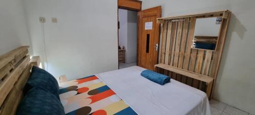 Yogyakarta House | Taefoo Homestay - palet world cozy - Wifi, Airconditioner, 3 Bathrooms