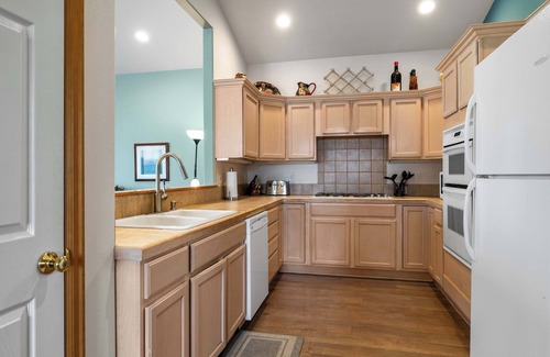 Southern Crossing Condo | Taft at Old Mill | Pets Ok - Close to Downtown