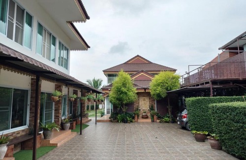 San Pa Thong Hotel | Tahnboon-ทานบุณ