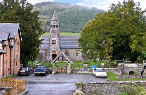 Abbey-Cwmhir Cottage | TAILOR'S COTTAGE, pet friendly, with a garden in Abbeycwmhir