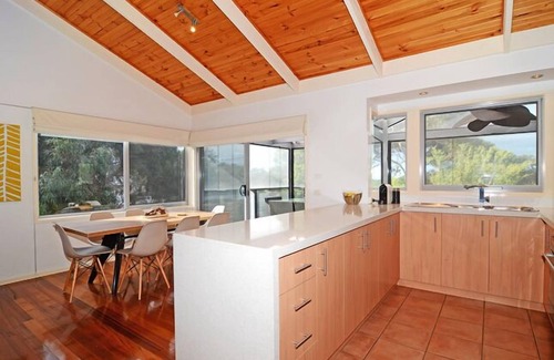 Anglesea House | Take a Winter Break - dog friendly and private hot spa