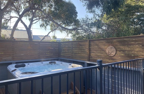 Anglesea House | Take a Winter Break - dog friendly and private hot spa