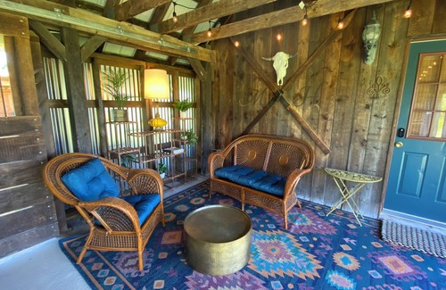 Hector Cabin | Take it easy at this unique and tranquil getaway