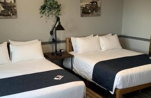 Dillon House | Take the Family on a Montana Getaway! 2 Units, Minutes From Outdoor Activity