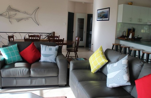 Hideaway Bay House | Take time out at Hideaway Bay