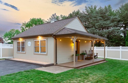 Intercourse Cottage | Take your getaway at this magical oasis, central to "everything"
