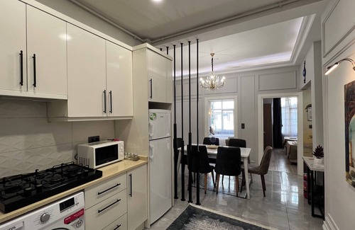 Harbiye Apartment | Taksim Square Luxury 4BR Next to Hotels Full A/C